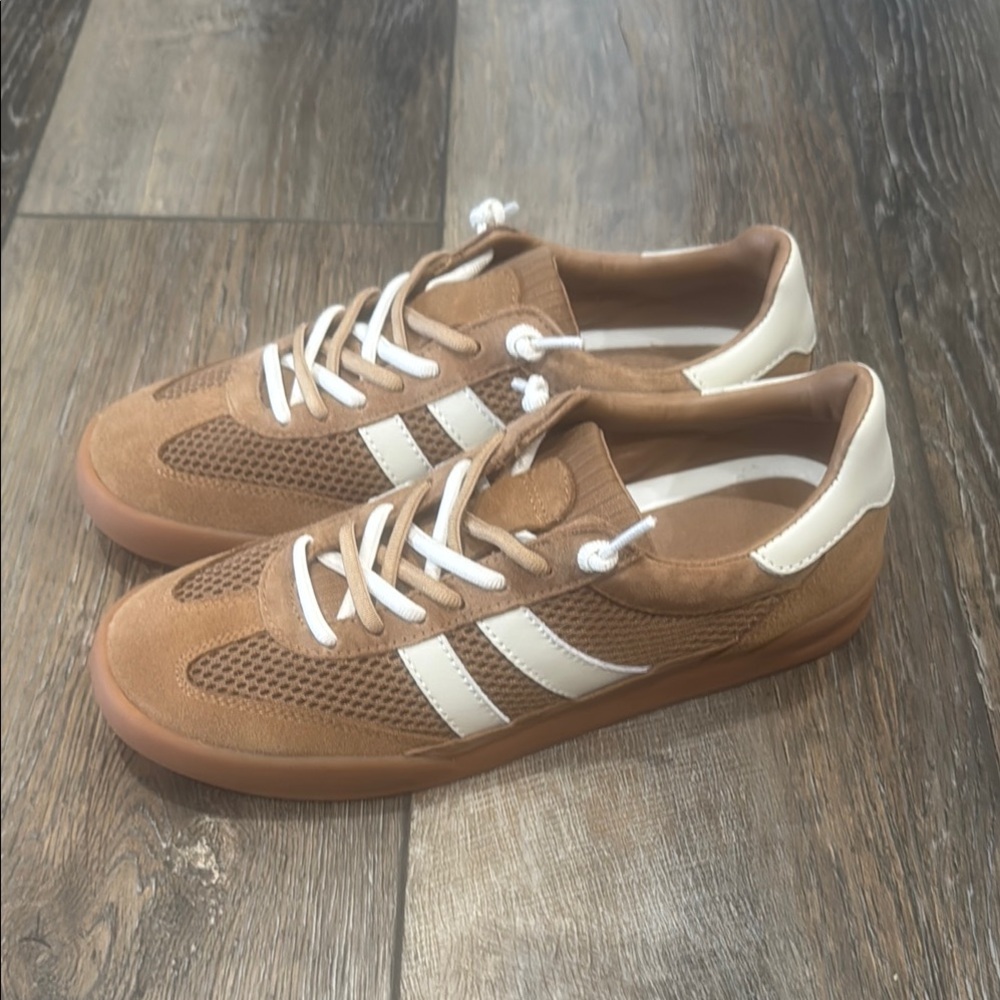 Steve Madden Verdict Tan and White Women's Sneakers